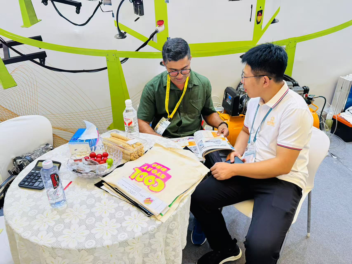 Algerian Customer Algerian Customer