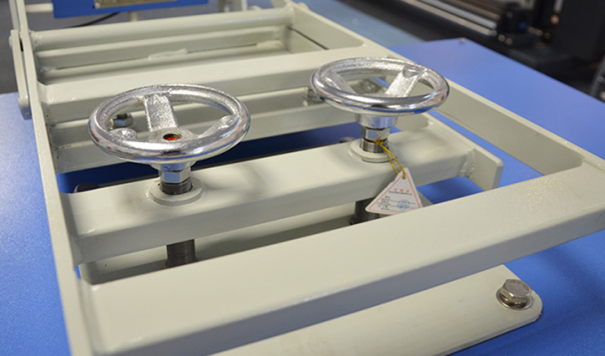 Pressure adiustment Pressure adiustment