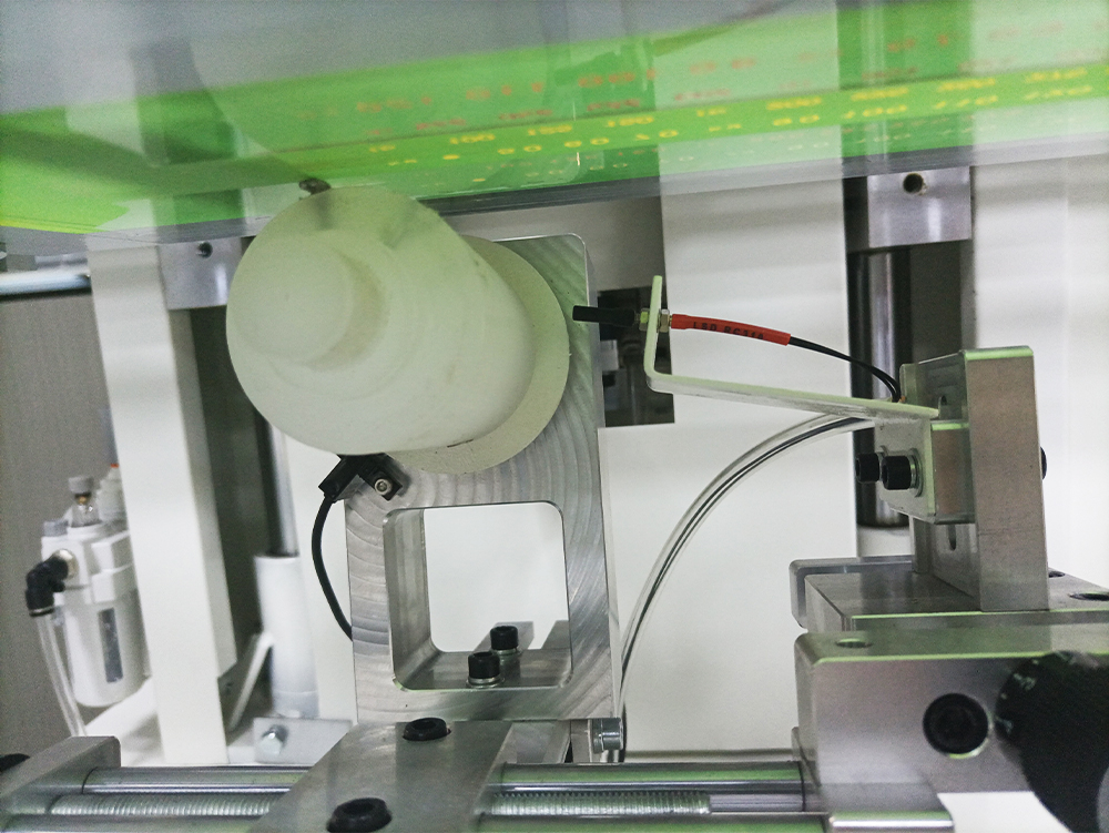 Small fully automatic vertical screen printing