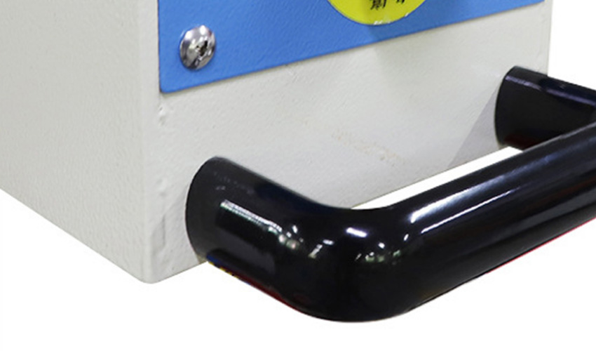 Wear resistant handle