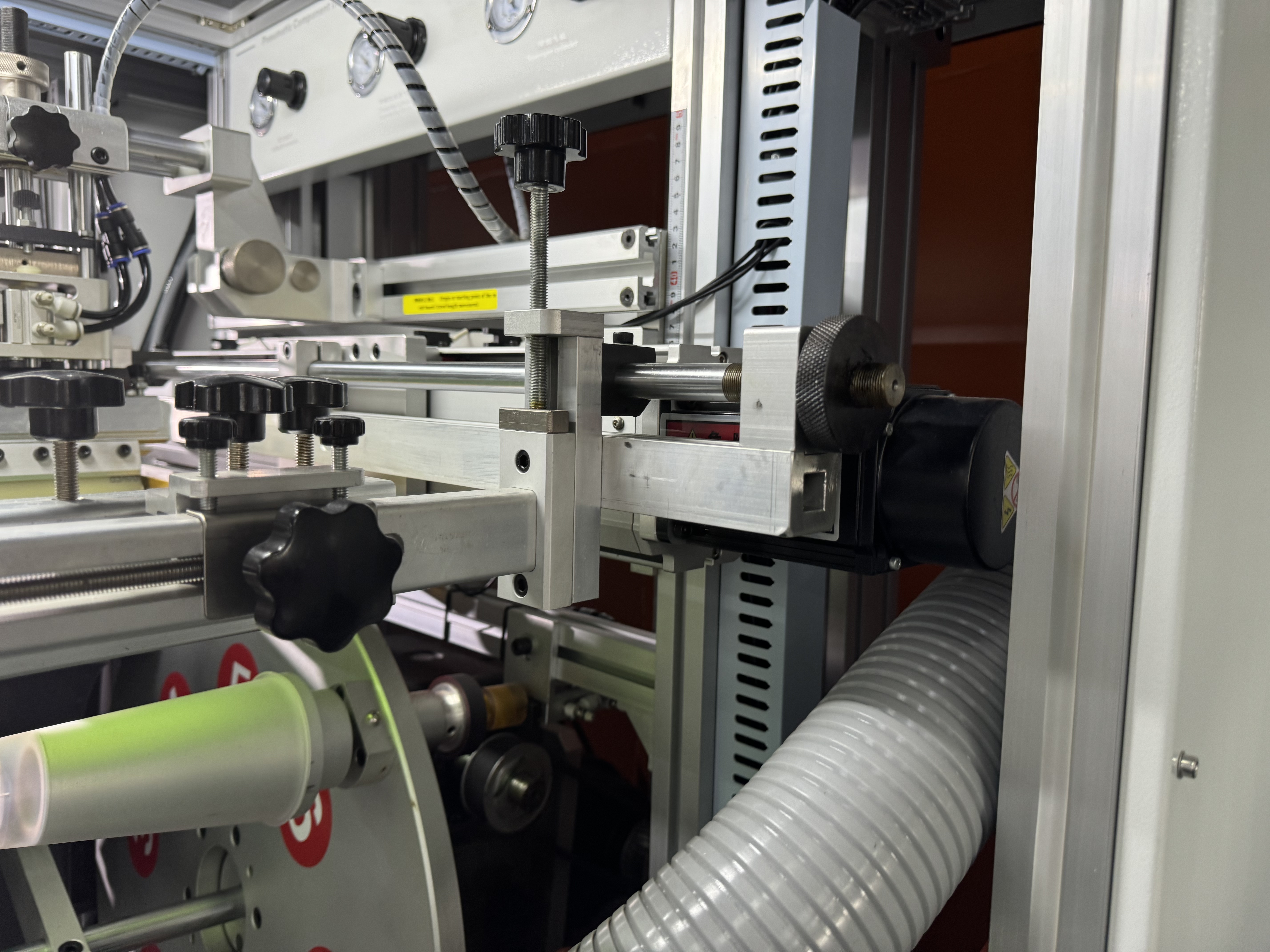 Fully automatic bottle screen printing and curing machine single color