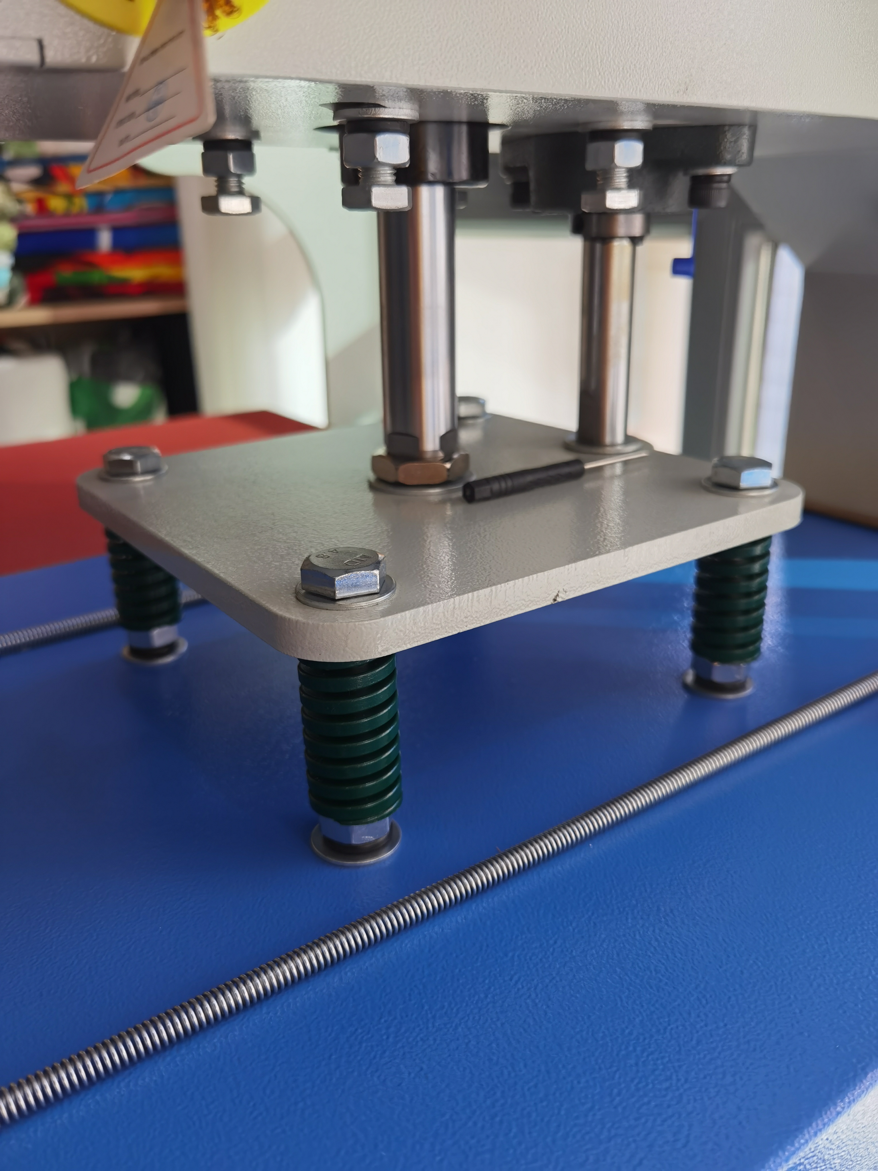 8Upward-swinging Pneumatic Dual-station Heat Transfer Printing Machine