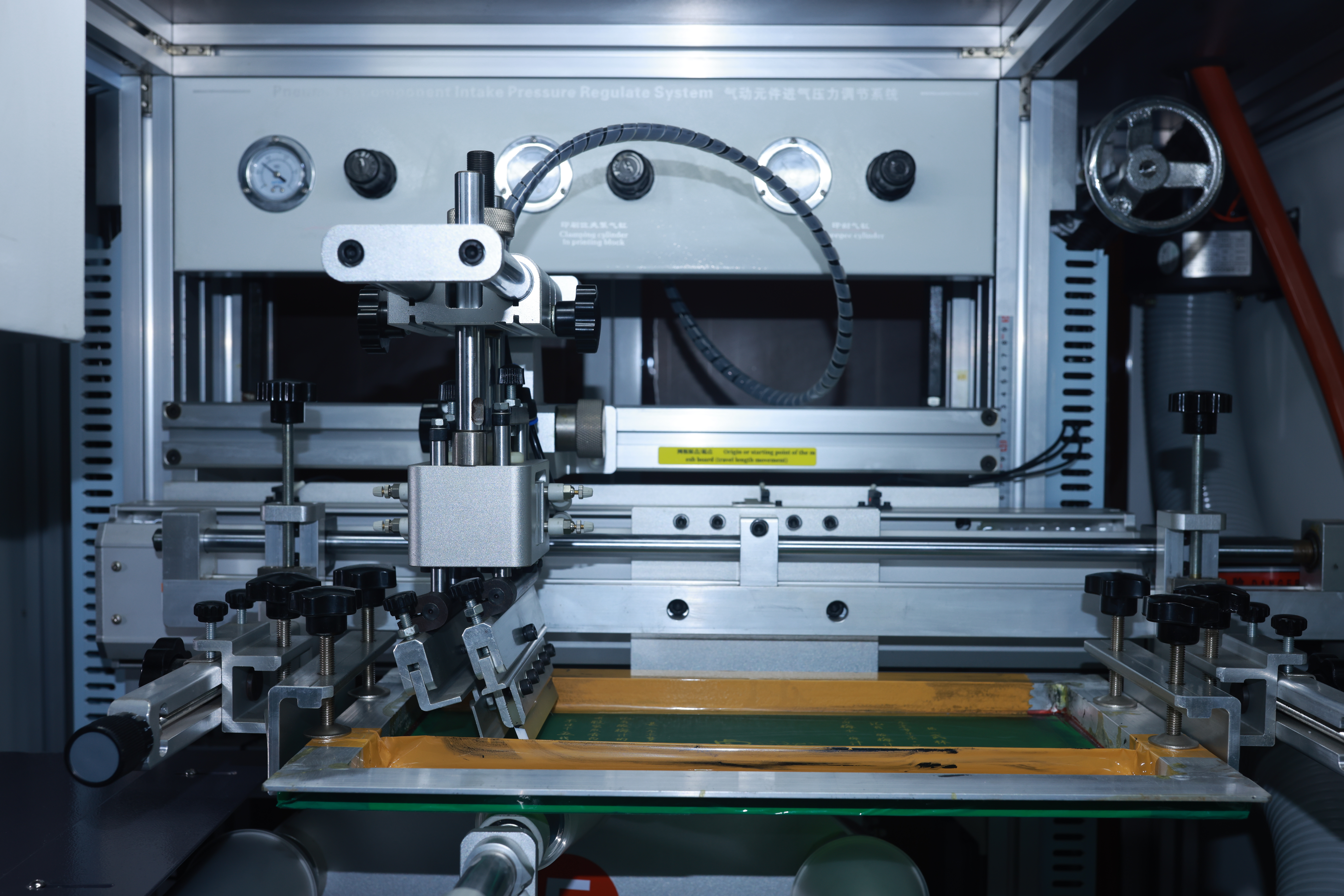 Fully automatic bottle screen printing and curing machine single color